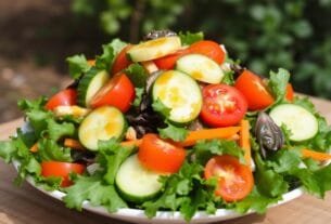 Salada simples, fácil e nutritiva